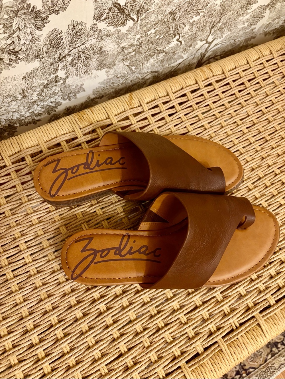 Women’s Zodiac Brown Leather Slide Sandals - Picture 2 of 3